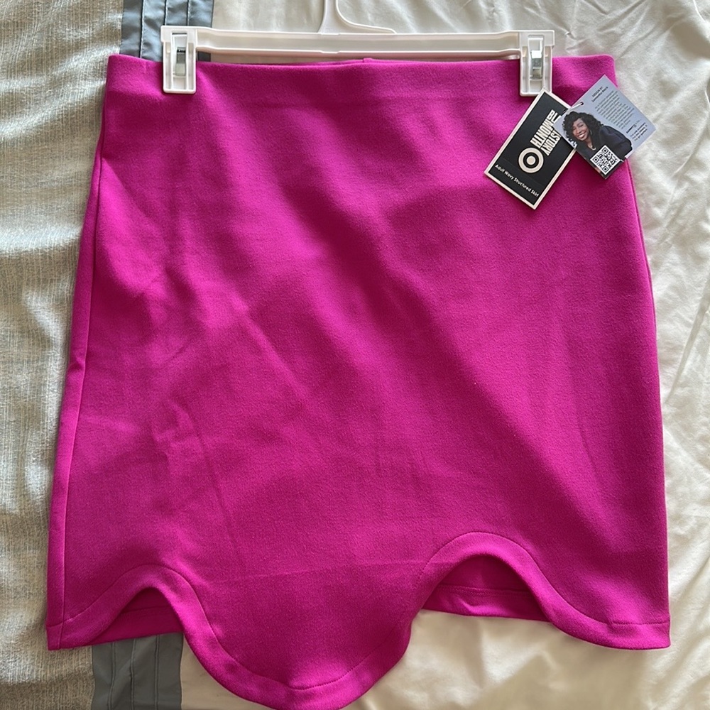 Wavy structured skirt